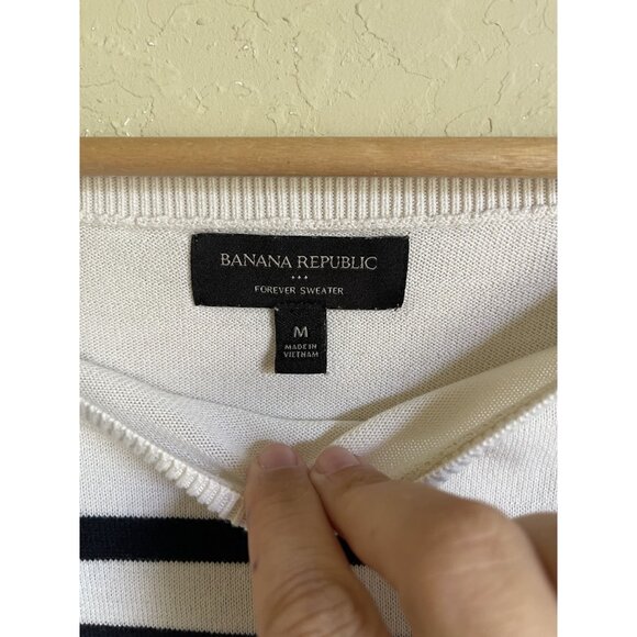 Banana Republic Factory Forever Sweater Size Medium Black Cream Crewneck Pullove - Picture 4 of 6